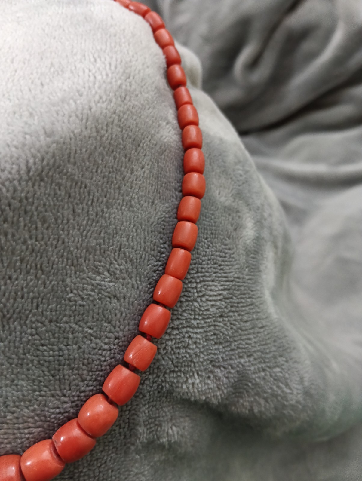 Antique Sciacca Coral Barrel Necklace with Susta in 12kt Gold Enamel