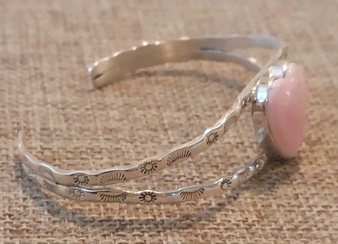 New Sterling Silver & Natural Pink Conch Heart Cuff Bracelet