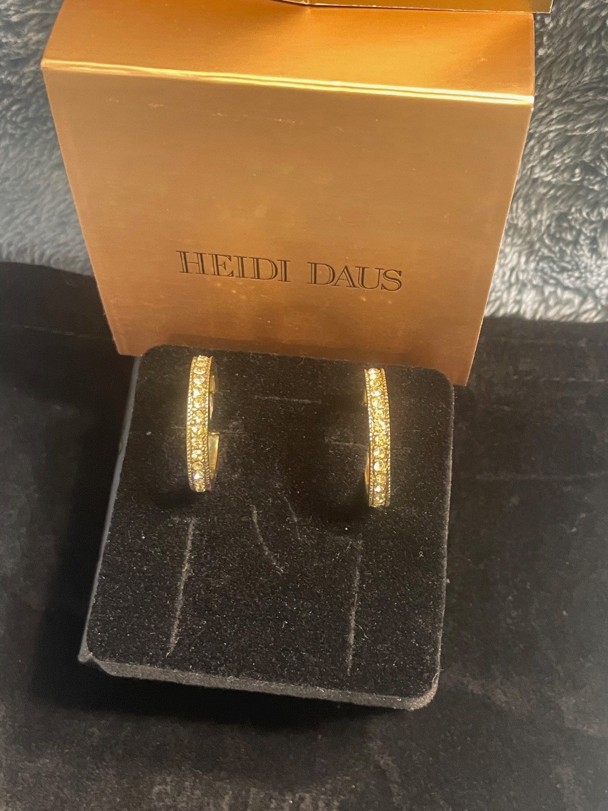 HEIDI DAUS Chic Simplicity Crystal Hoop Pierced Earrings CHAMPAGNE New in Box