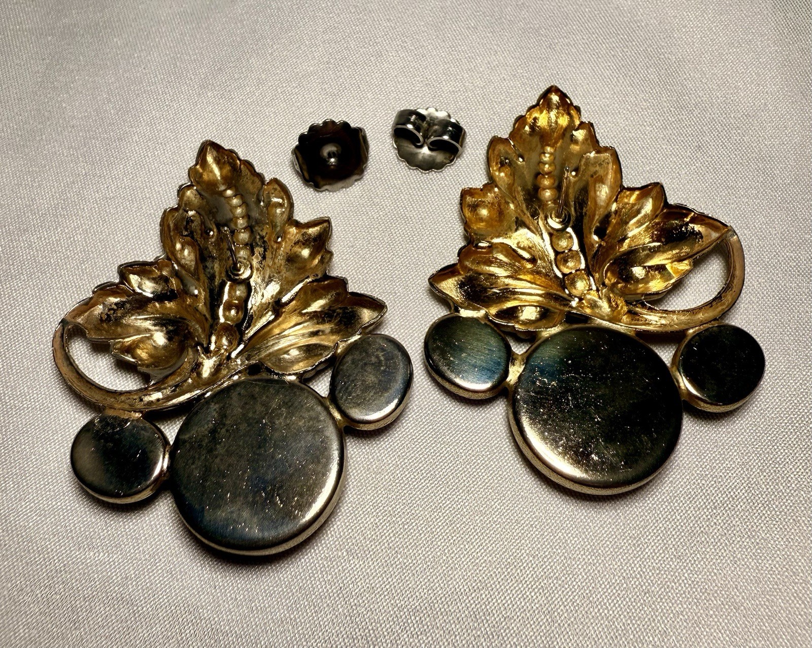 Vintage Mid-20th Century Gold-Toned Leaf & Stones Necklace & Earrings Set