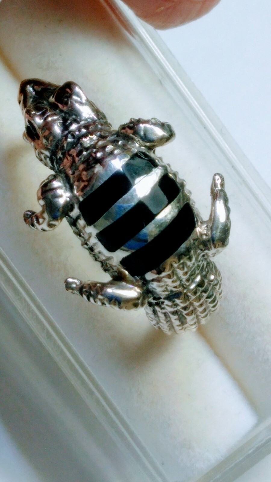 FETCHING STERLING SILVER .925 WITH BLACK ONYX INLAY RING IN SIZE 8.75-9.0-9.25!