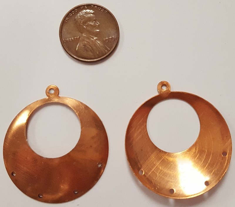 6 VINTAGE ROUND RAISED HOOP 32mm. COPPER COATED STEEL CONNECTOR PENDANTS N68