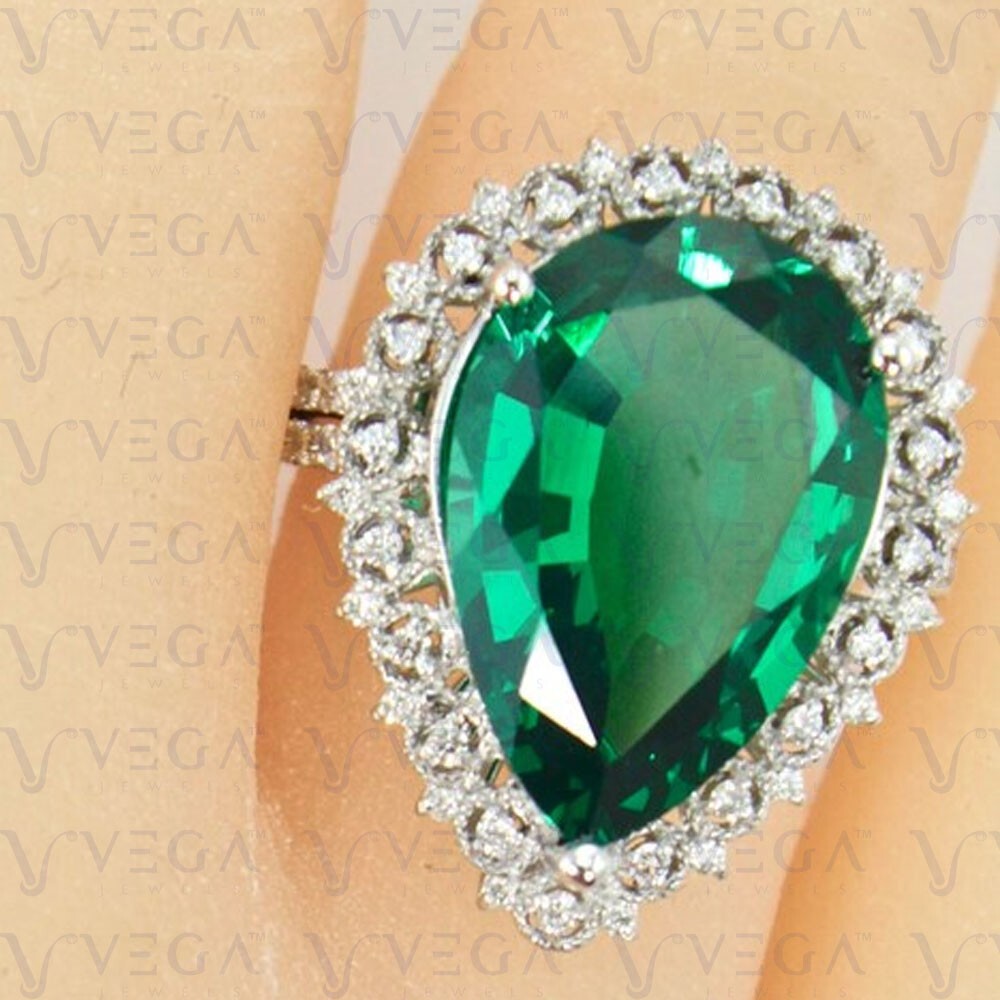 7.80Crt Pear Cut Natural Emerald and Diamond Wedding Ring 18K White Gold Plated
