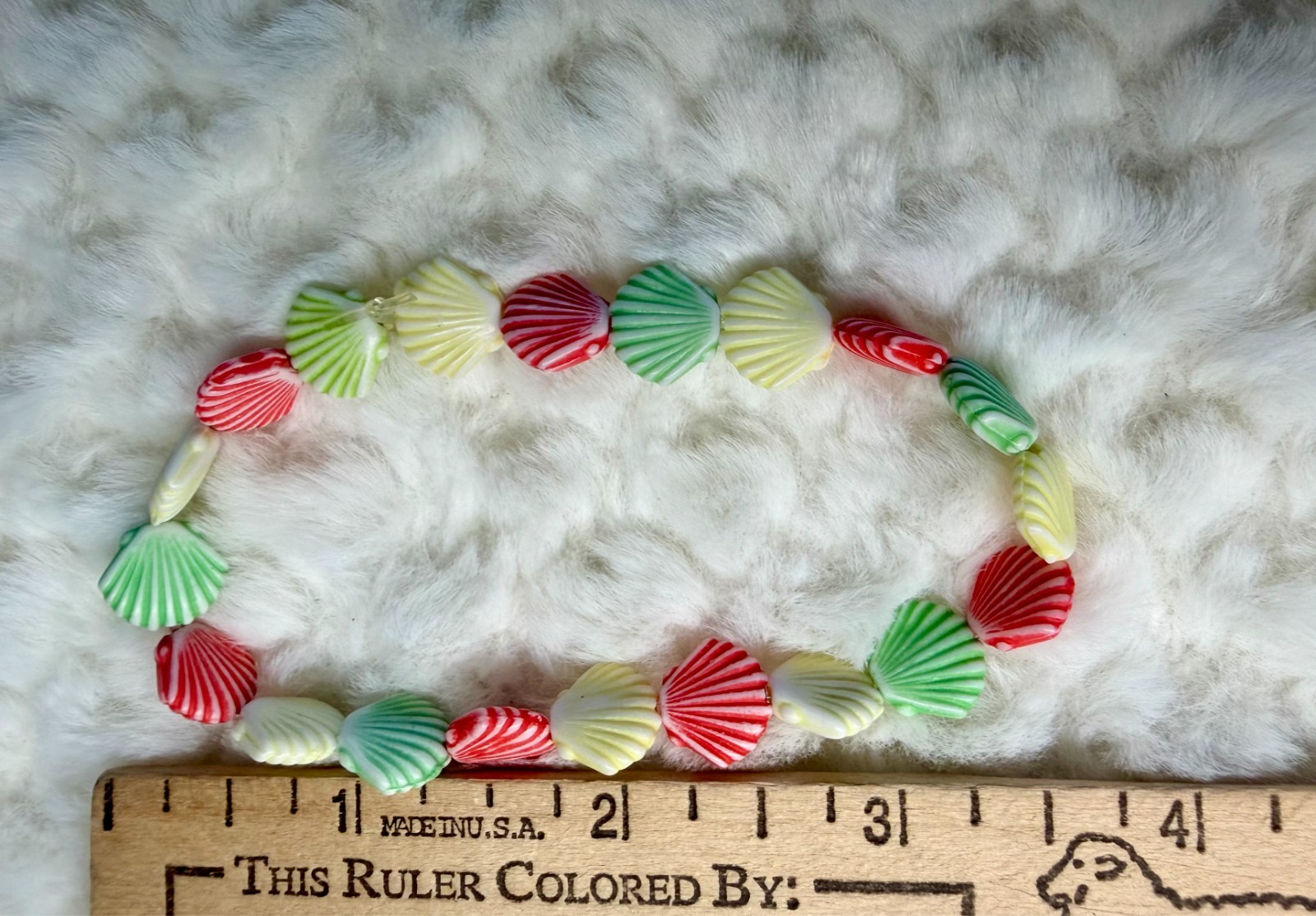 Red/Green/Yellow Seashell Stretch Bracelet- Women’s Small