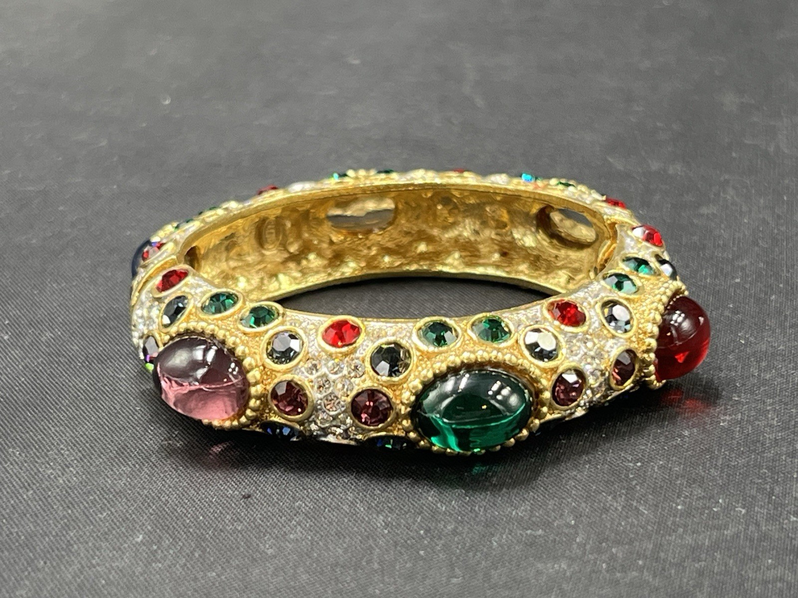 Vtg Sphinx Signed Multi Color Cabochon Etc Hinged Bangle Bracelet 5/8” Wide