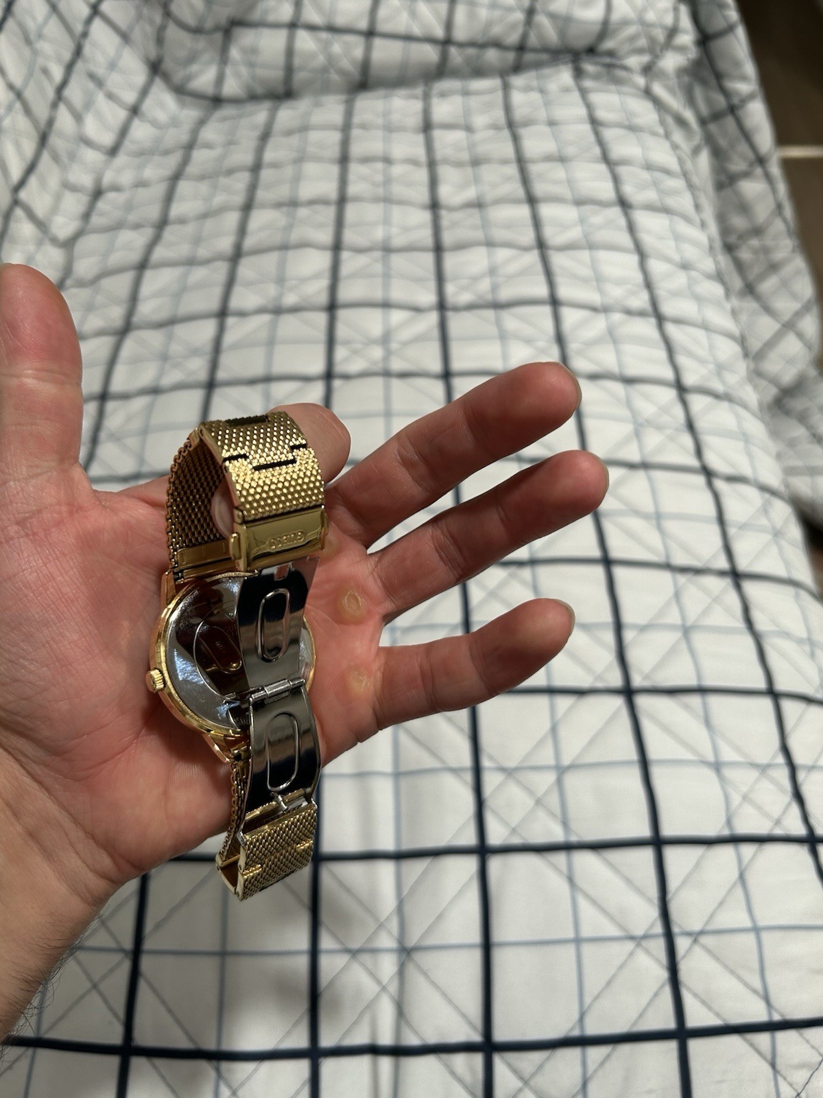 Men’s Gold Guess Watch Size Small
