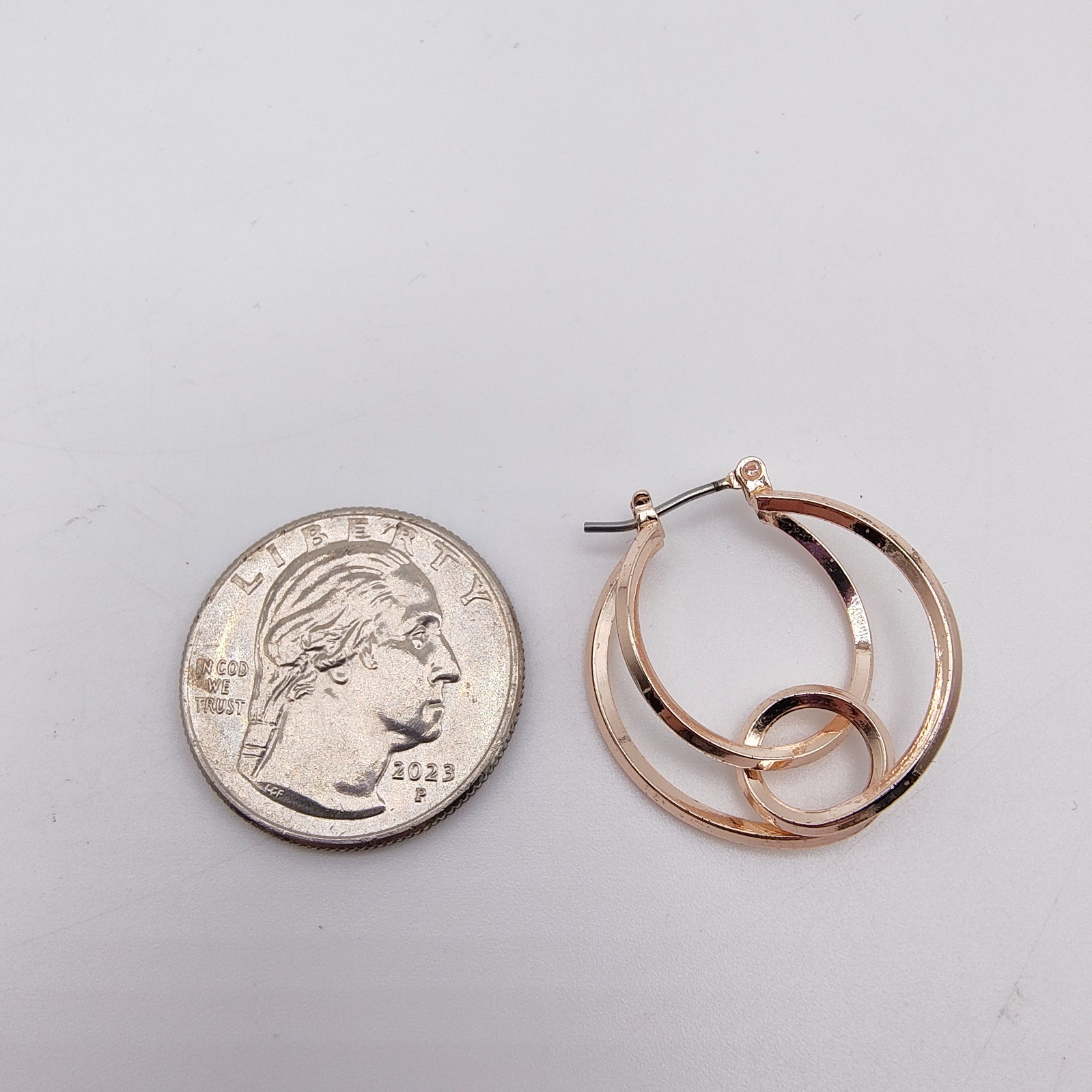 Interlocking Circle Hoop Earrings Rose Gold Tone Chic Minimalist Sculptural