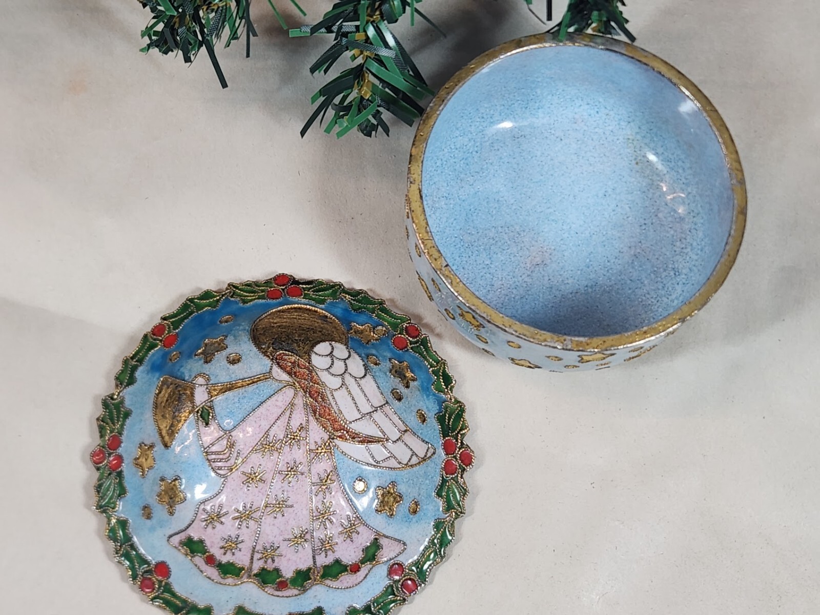 Cloisonné Light Blue Christmas Trinket Box Angel Holly Leaves Border 3.75in wide