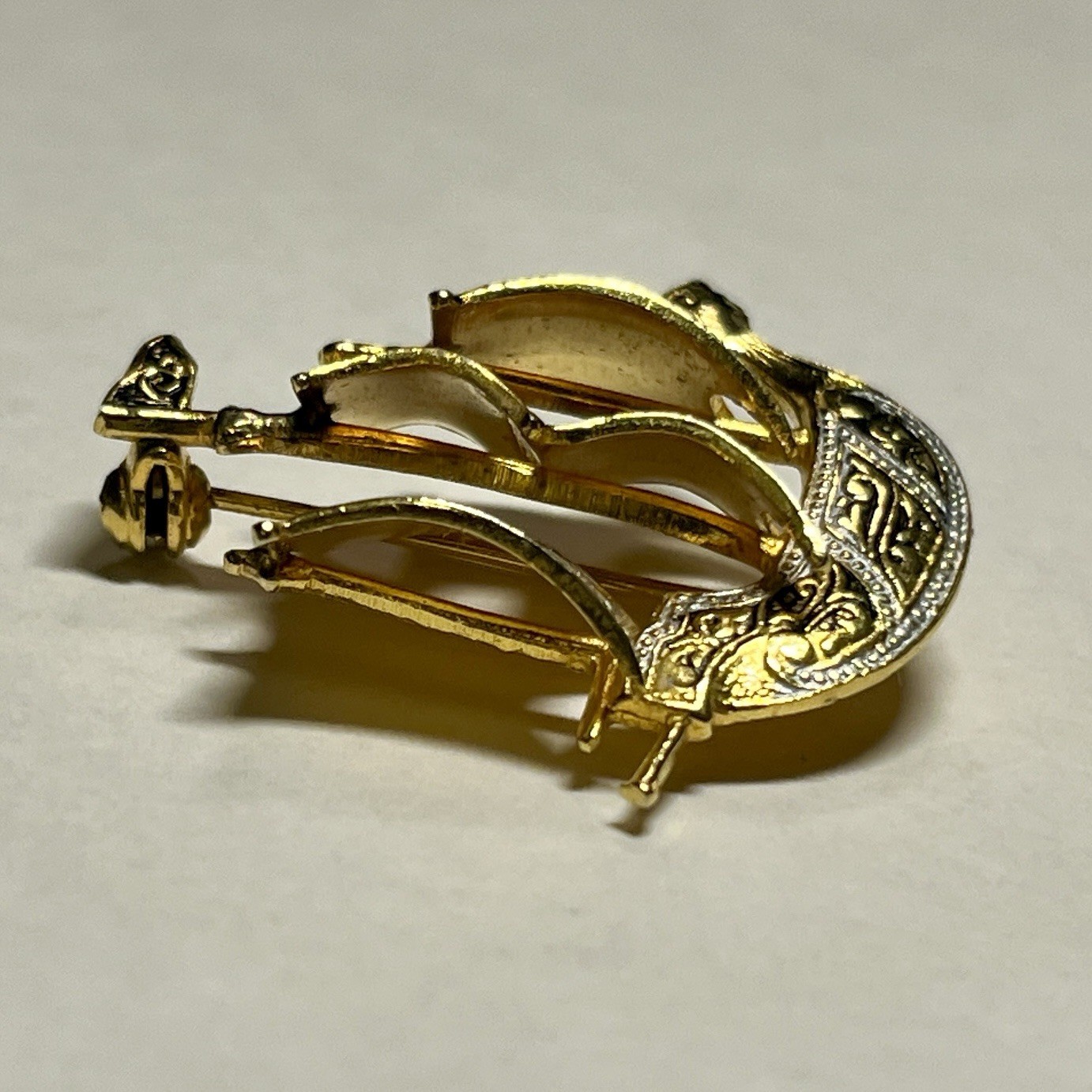 Vintage Spanish Damascene Ship Brooch – Spain – Gold Tone & Red Enamel 1.5”