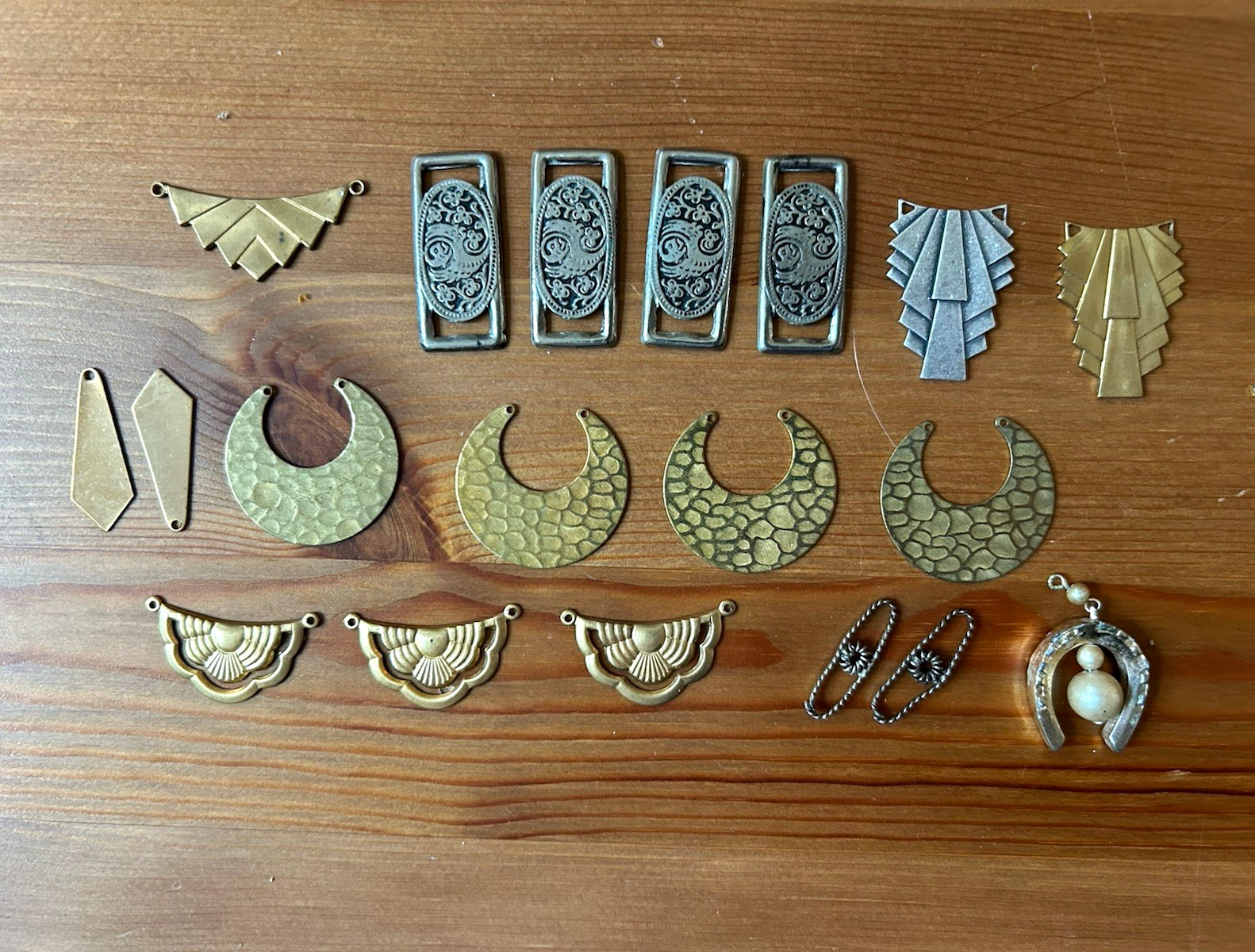 Costume Jewelry Findings Lot Charms Pendants Earrings 18pc Gold/Silver
