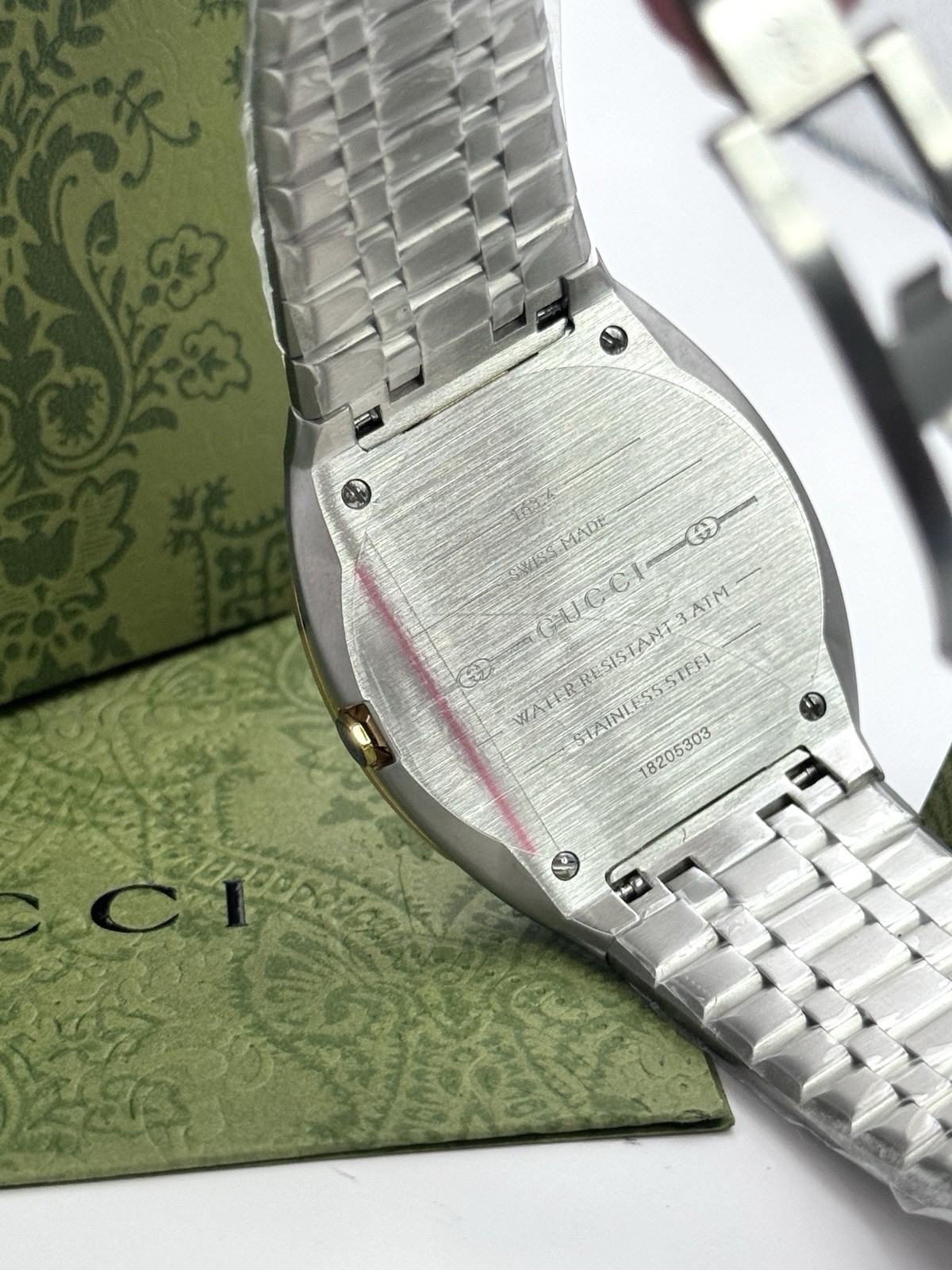 New Gucci 25H Golden Brass Dial YA163405 38mm Swiss Quartz Men’s Watch – Silver