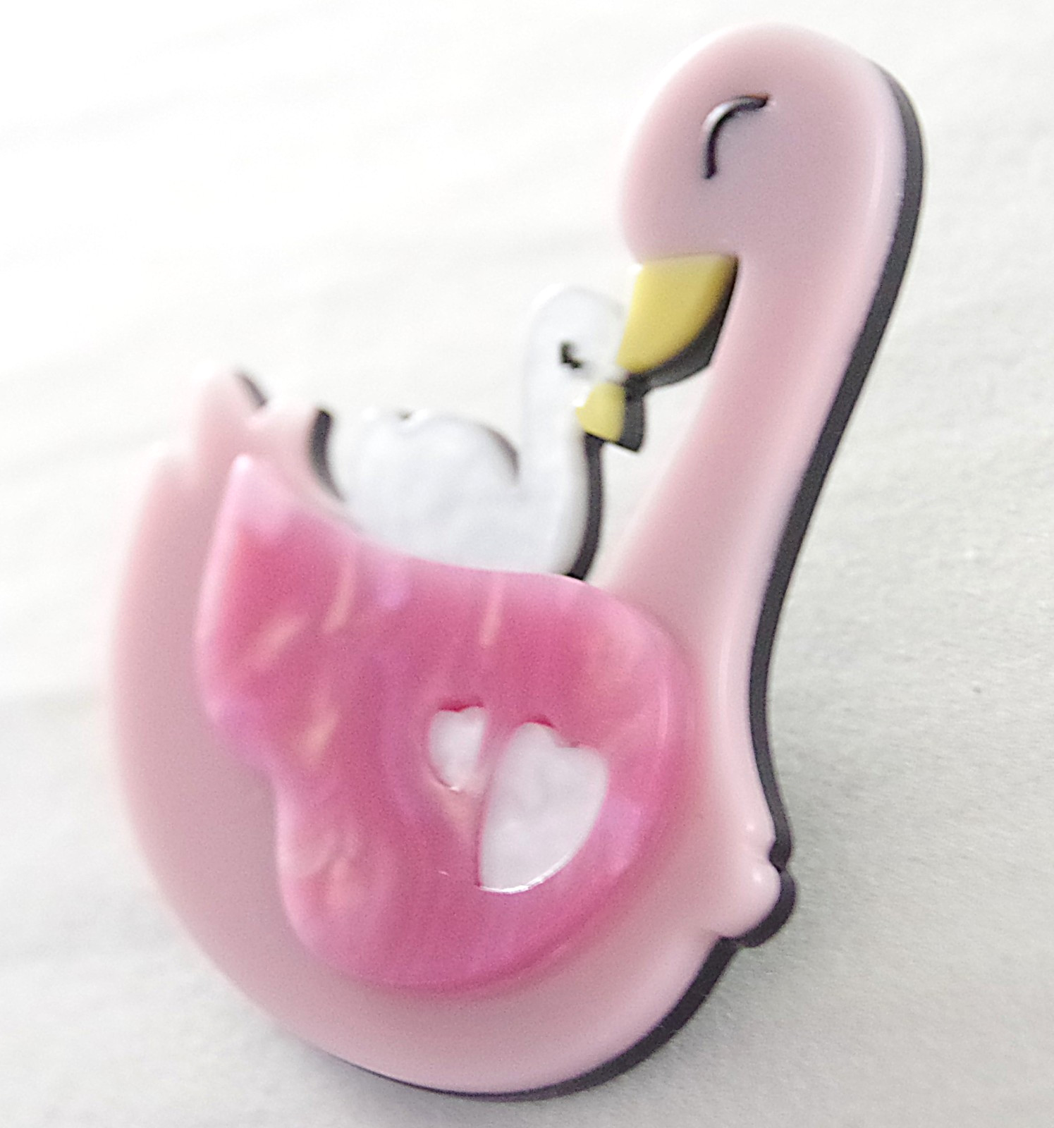 Cute! 2.5″ NWOT MOTHER & BABY SWAN BIRDS LAYERED ACRYLIC MOTHER’S DAY BROOCH PIN