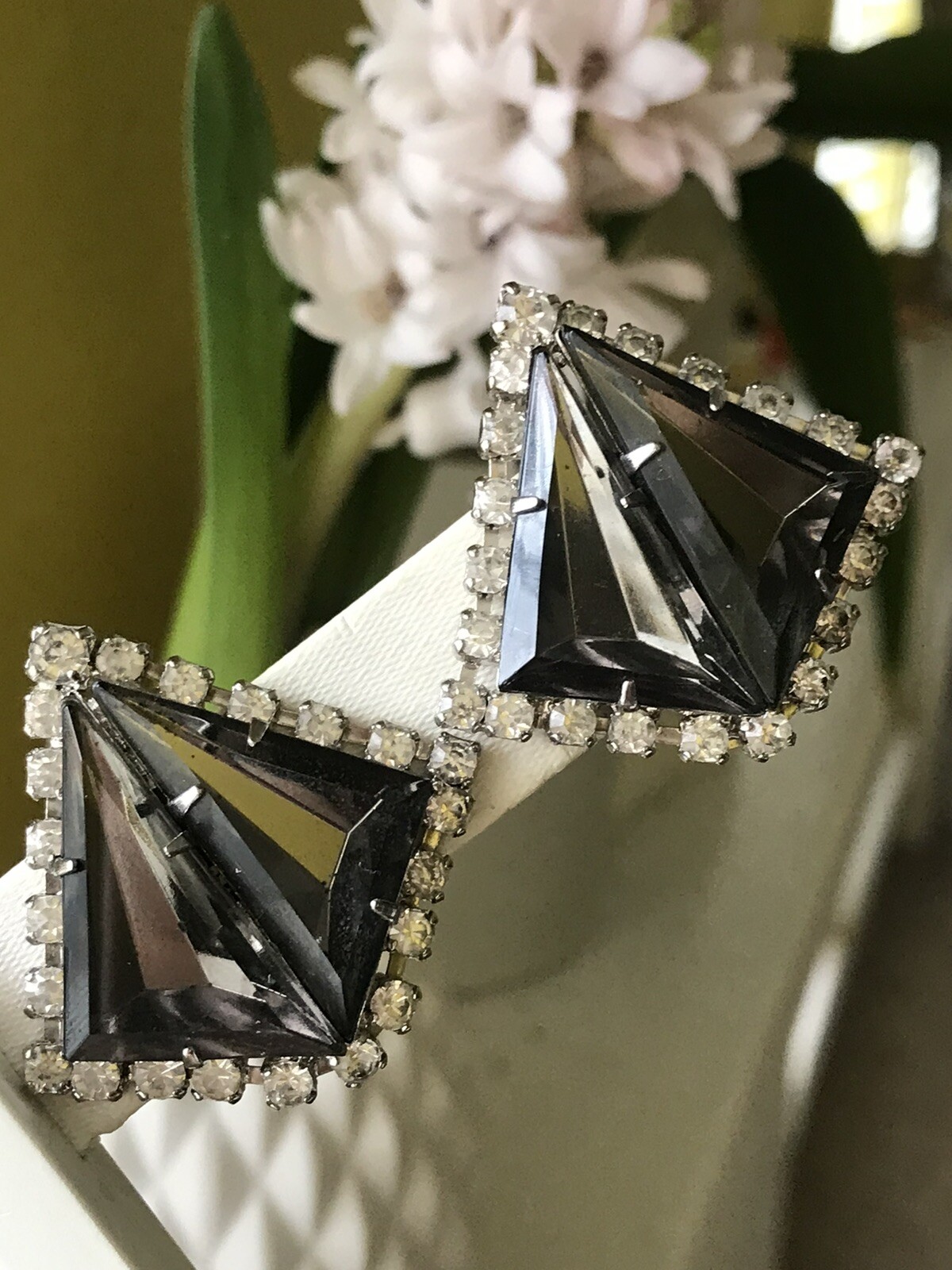 Vintage Smokey Gray Crystal Clear Zirconia Silver Tone Kite Clip Earrings
