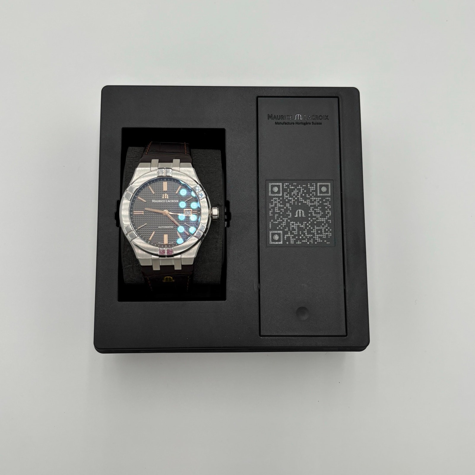Maurice Lacroix Aikon Automatic Gents 42mm AI6008-SS001-331-1 AI6008-SS002-331-2