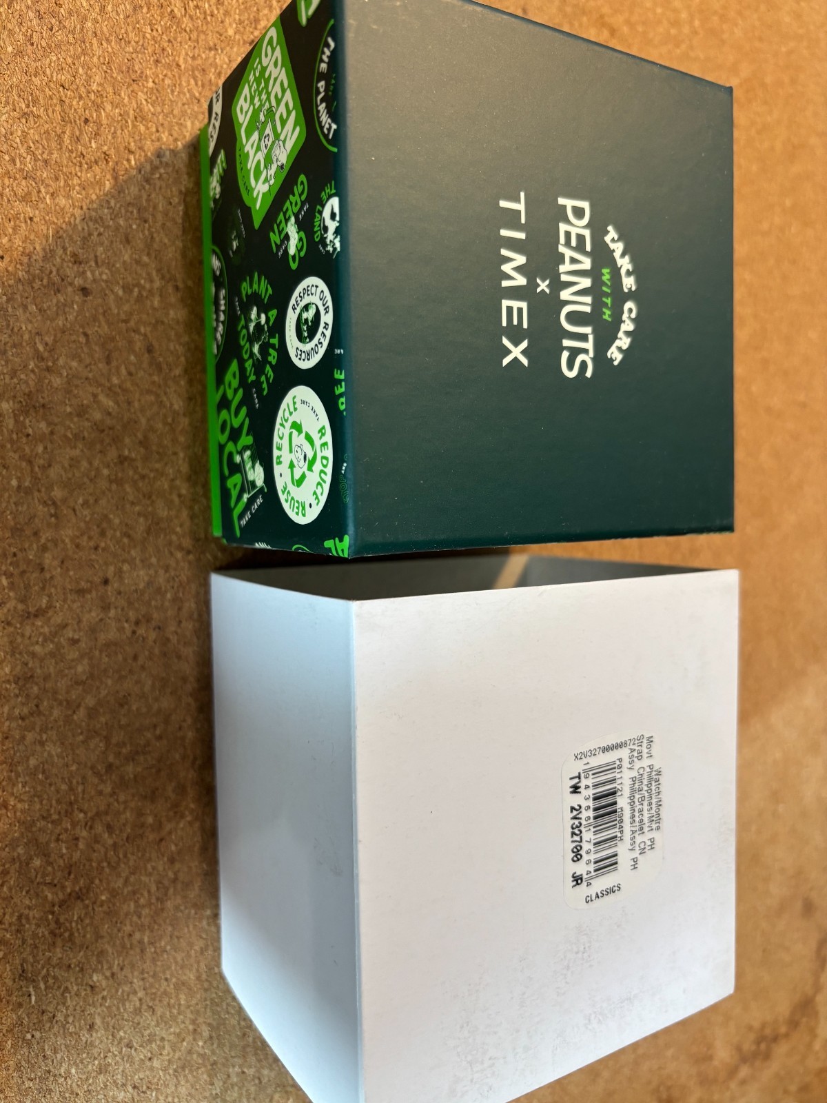 Timex Standard x Peanuts Take Care quartz watch “Go Green” Snoopy TW2V32700