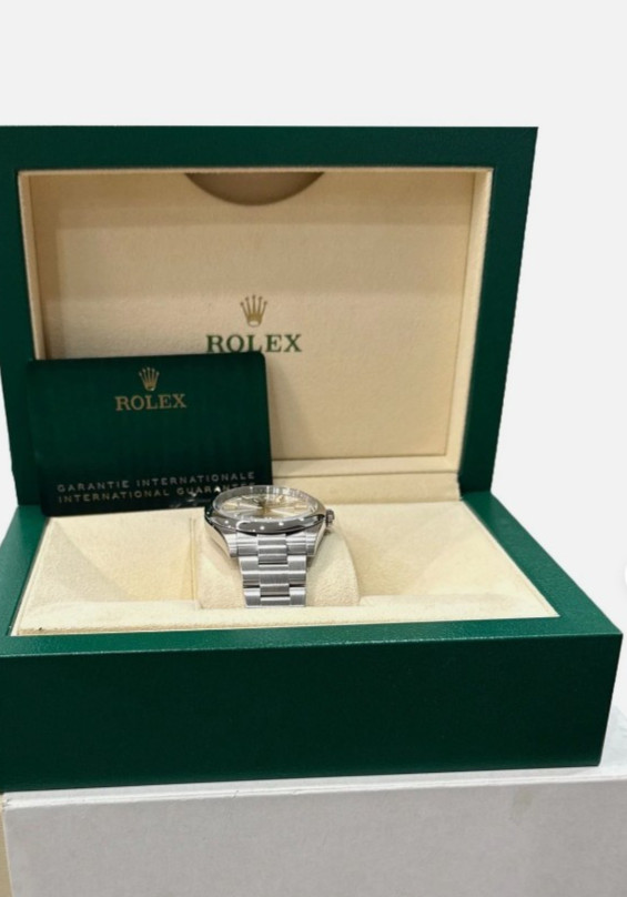 Rolex Oyster Perpetual 124300 Silver Oyster Bracelet with Silver Bezel 2023
