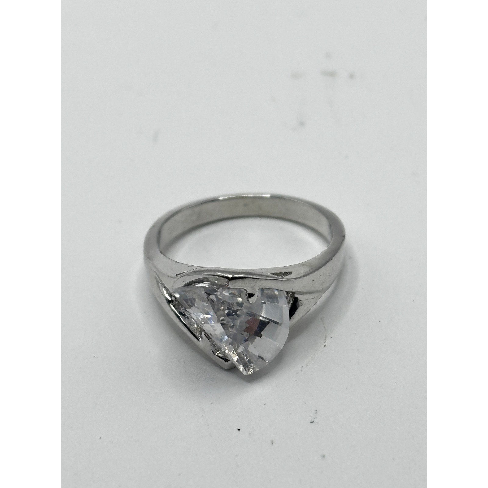 Unbranded Cocktail Ring Womens Size 6 Silver Tone Trillion Cut Clear CZ Bypass