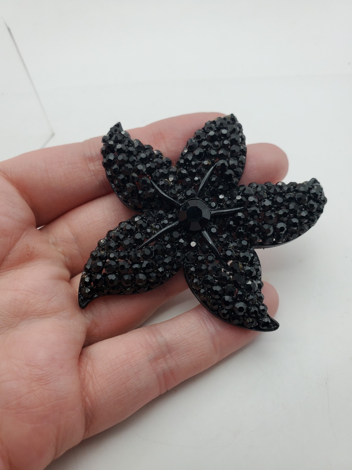 VINTAGE R MANDLE RHINESTONE STAR STARFISH BROOCH Japaned Black Sparkle Pin 3″