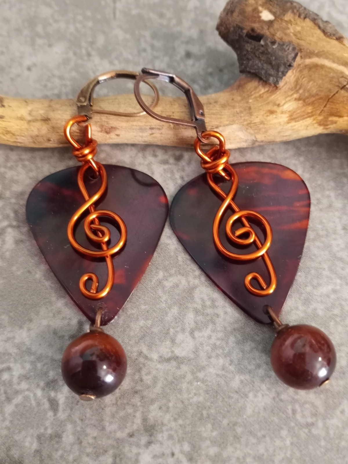 UNIQUE MUSIC BROWN GUITAR PICK/TIGER EYE BEADS/AMBER COPPER G CLEF WIRE EARRINGS