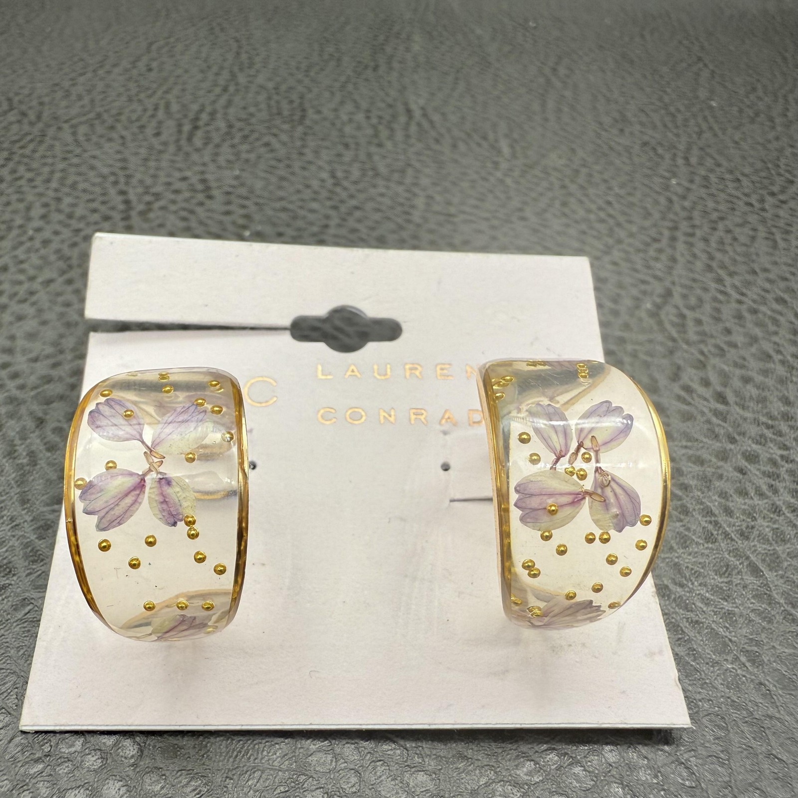 Lauren Conrad Earrings Wide Resin Flower Hoop Purple Gold Tone Petal Accents 1″