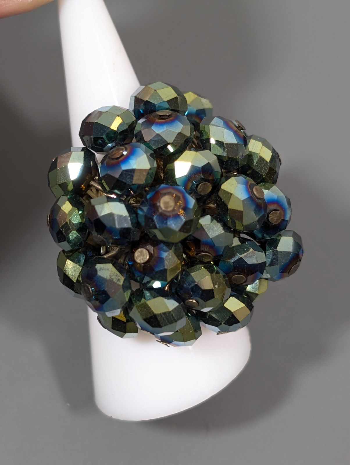 Green AB Faceted Glass Bead Charm Cluster Cocktail Ring Stretch 7