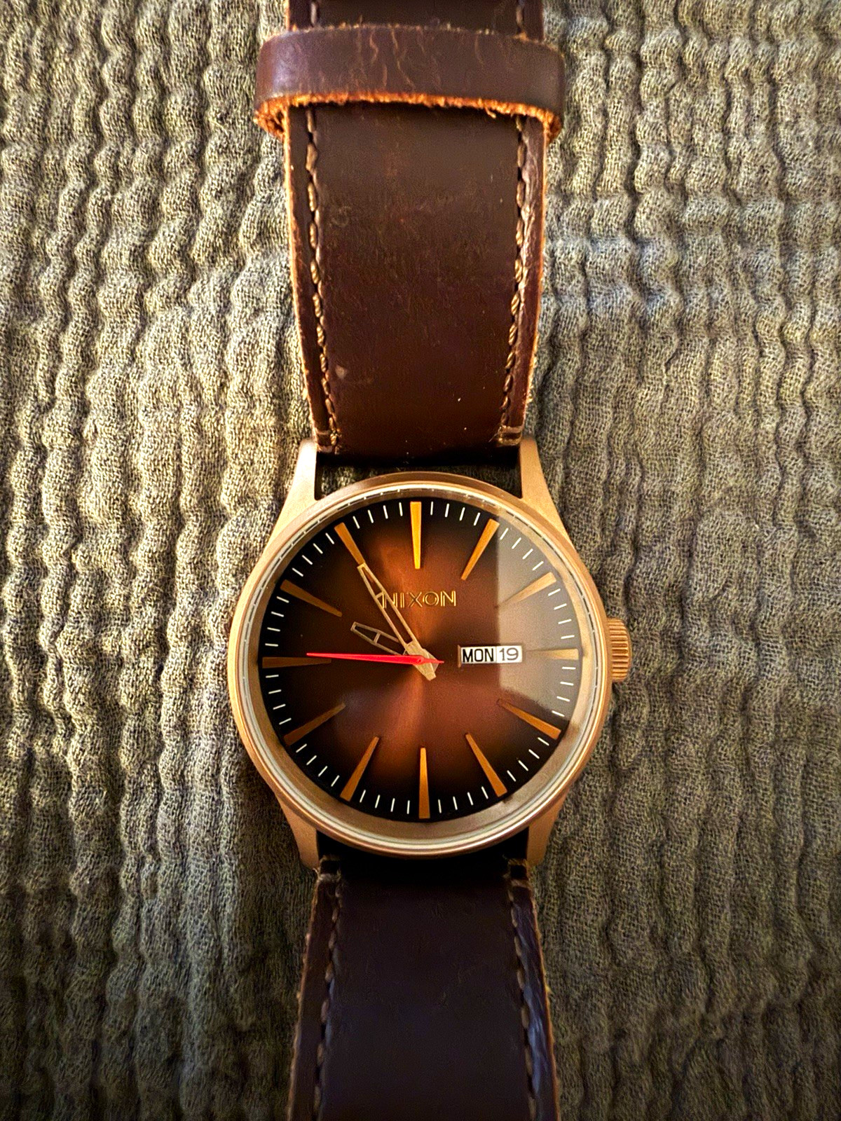 Nixon The Sentry (Bronze) in perfect condition. No scratches, will need battery.