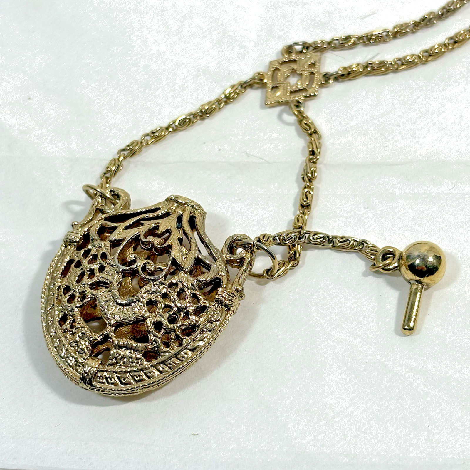 1928 Brand Art Nouveau Style Filigree Poison Flask Pendant Necklace Gold Tn 26″