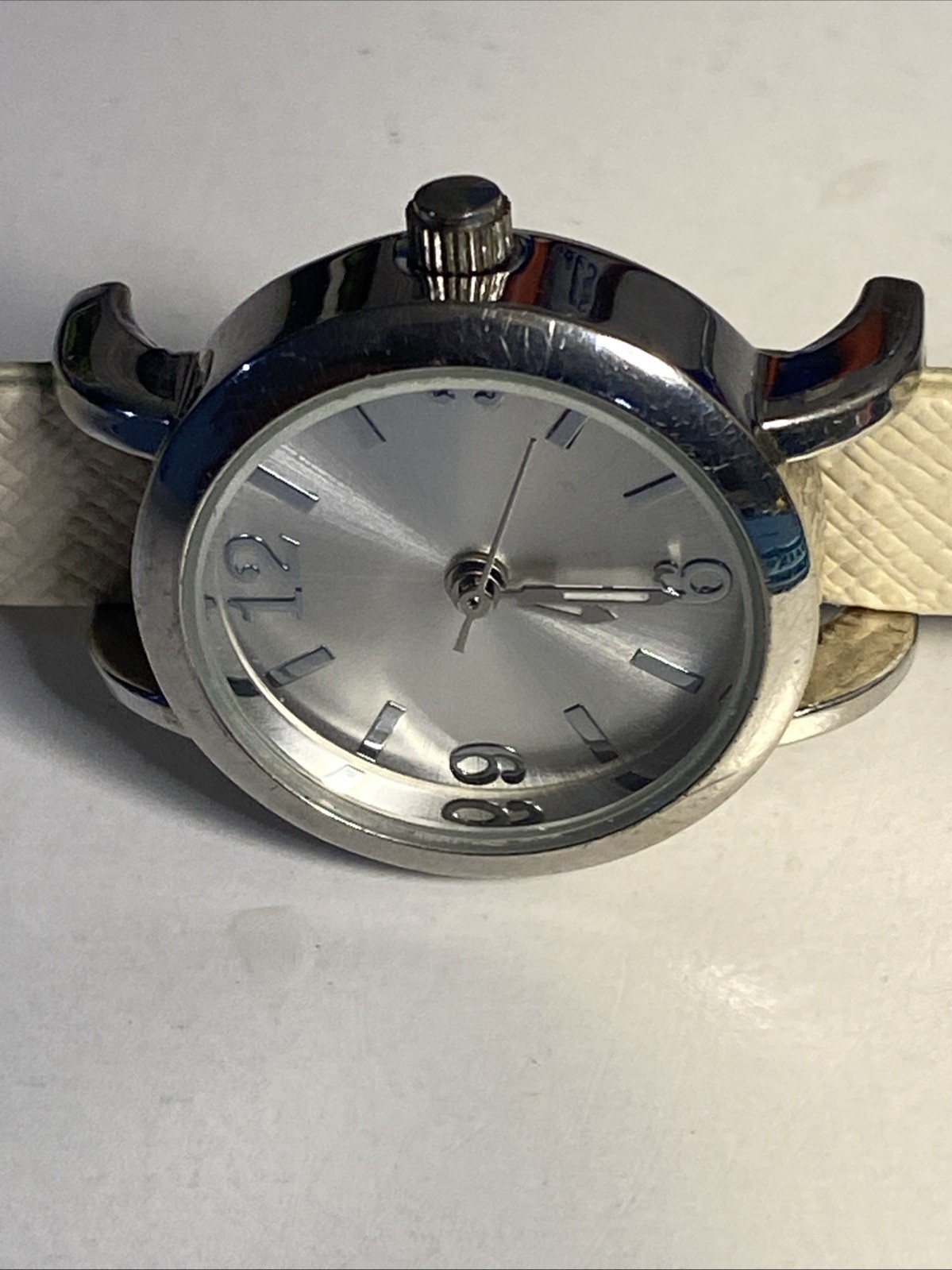 Accutime Watch Corp Women’s Silver Toned Watch New Battery