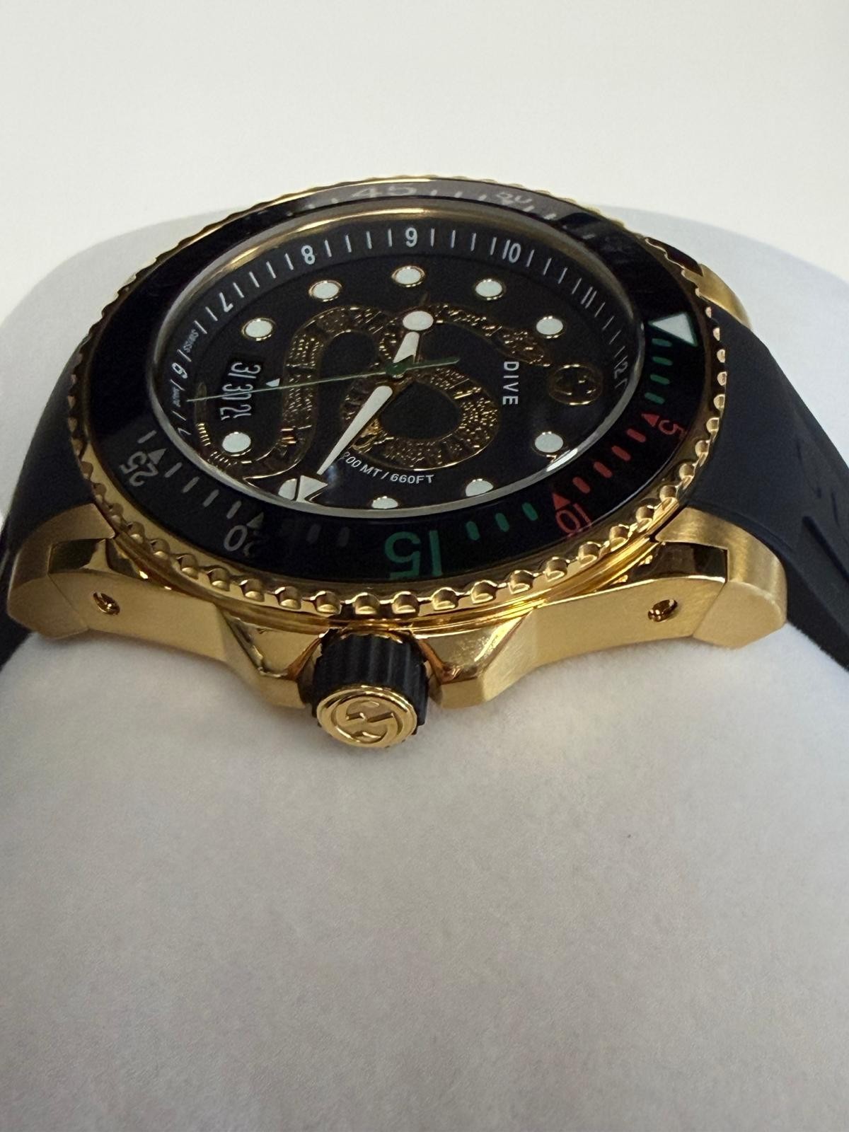 Unused Gucci Dive Black Dial Gold-Tone Rubber Strap 45mm Men’s Watch YA136219