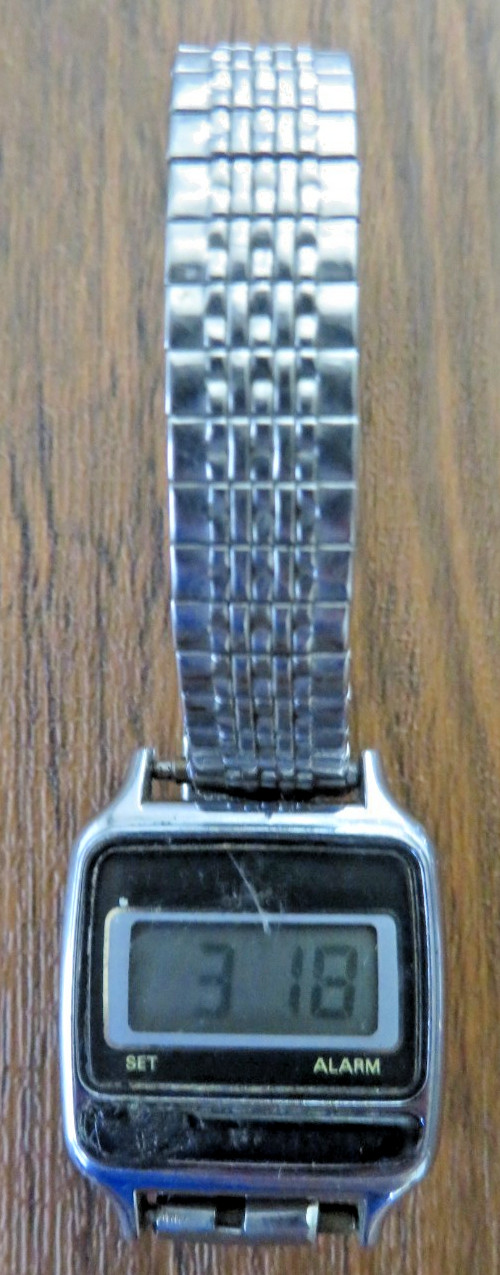 Vintage 1983 Q Timex Quartz LCD Women’s Watch 1980’s Works