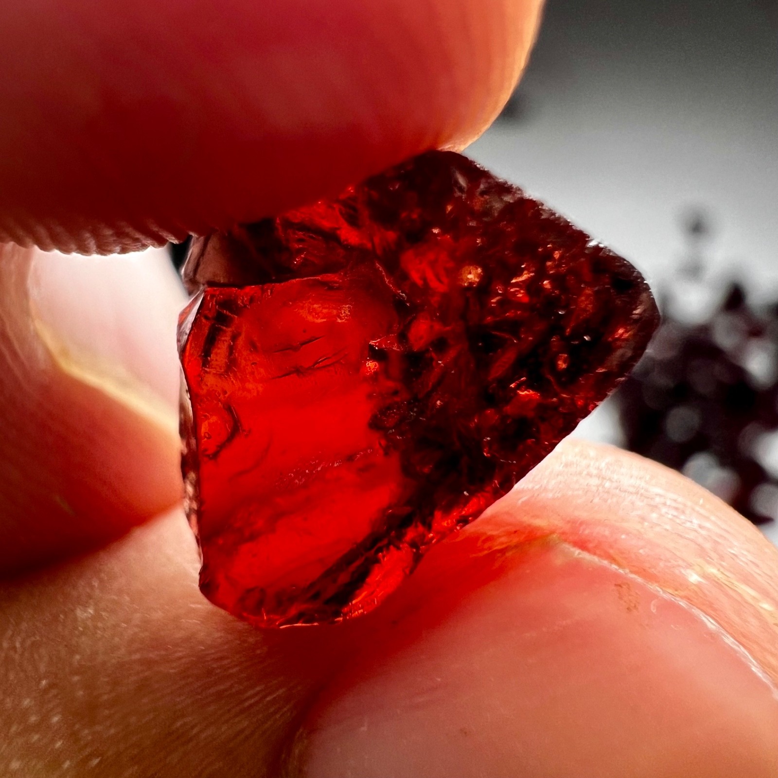 370Ct Natural Rhodolite Garnet Rough Facet Grade Parcel Tanzania Lot