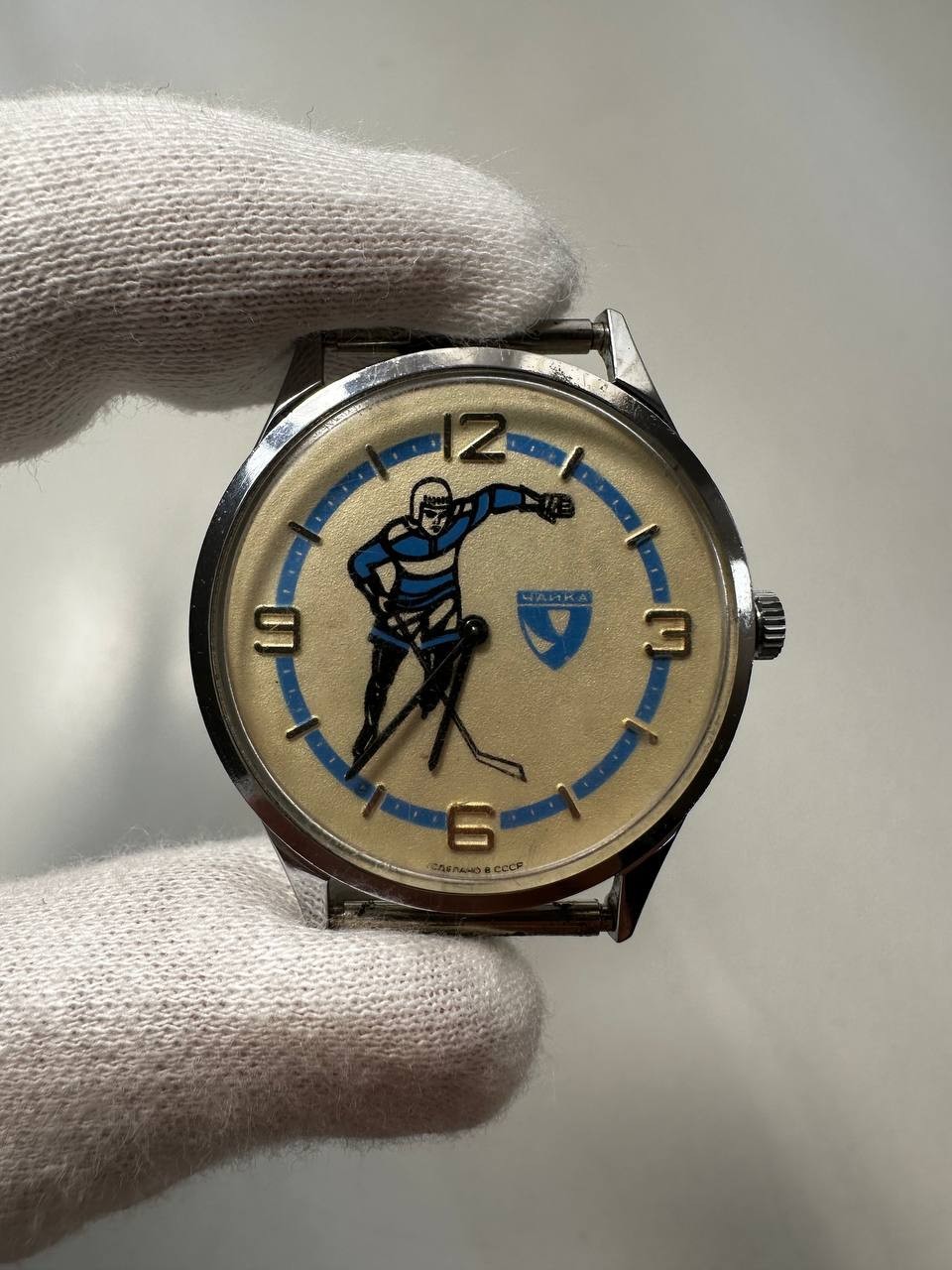 Vintage USSR Chaika 17 Jewels Hockey Player Mechanical Watch Rare Soviet Dial