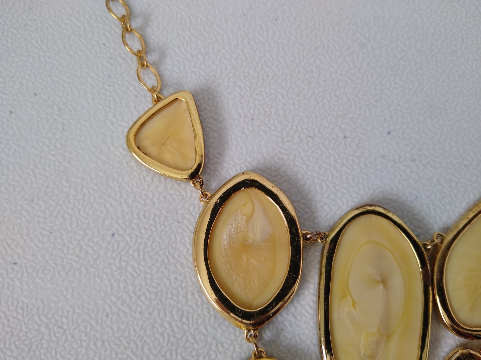 Stella Dot Necklace Fiona Bib Cream Goldtone Rhinestone Jewelry Designer Golden.