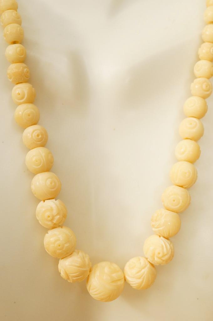 Asian Ethnic Jewelry Carved Water Buffalo Bone Beaded Necklace & Earring Set