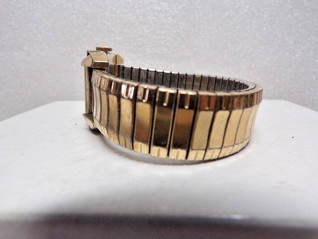 VINTAGE Benrus 17 Jewel 10K RGP Bezel I n a Speidel Band Mode ;DM21 RUNS