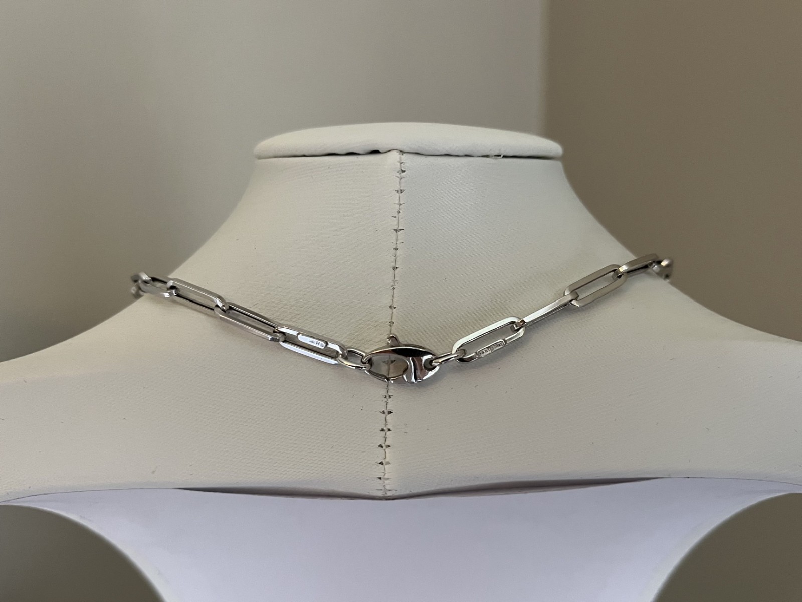 Blue Nile 14K White Gold Medium Paperclip Necklace 18″ Italian 4mm – Excellent