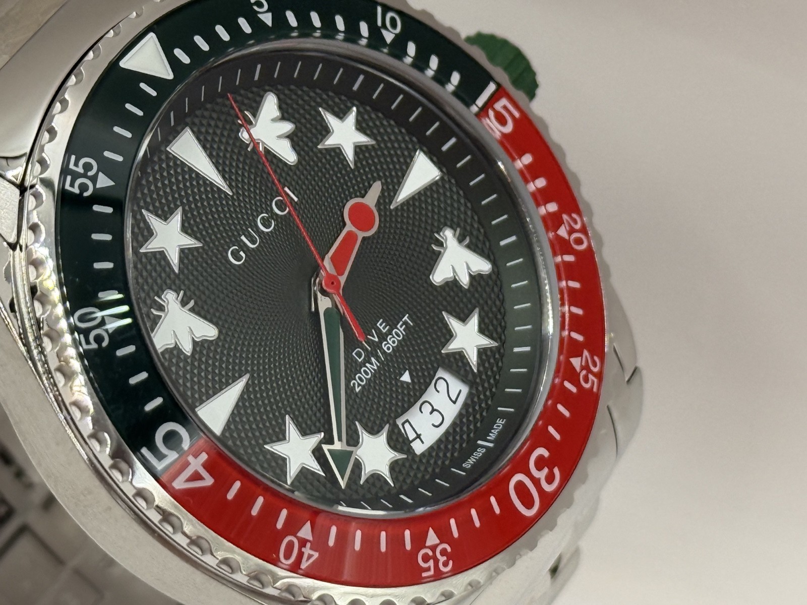GUCCI YA136222 Men’s Dive Green Dial Quartz Watch