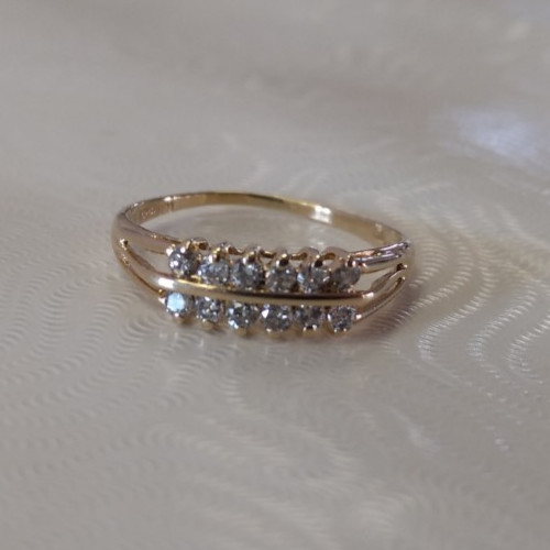 Beautiful Ladies/Youth Petite 14KP Yellow Gold Diamond Band, SZ.5 1/4, 1.2g