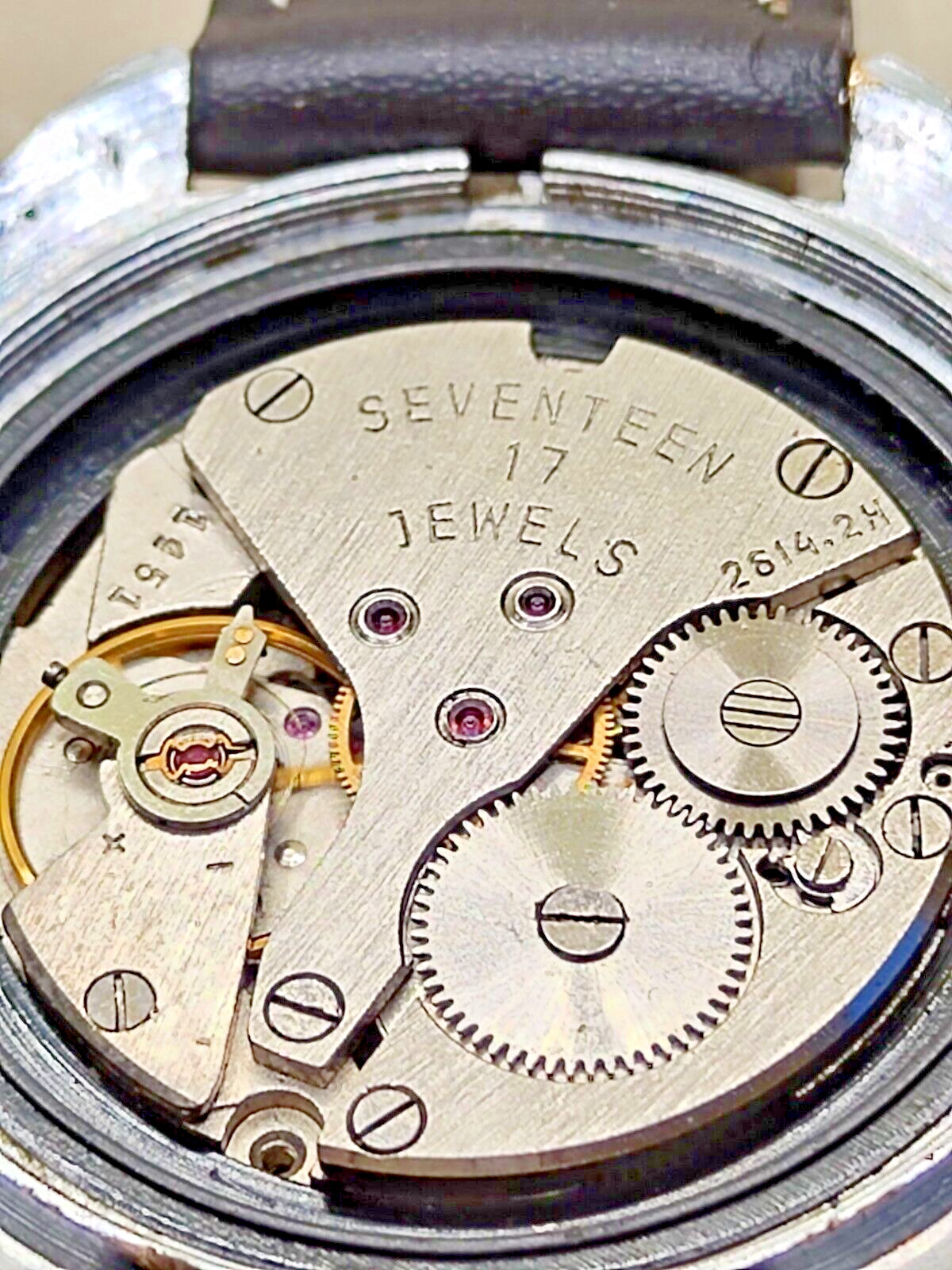 Poljot 2614.2H men’s mechanical wristwatch 17 stones white dial date indicator