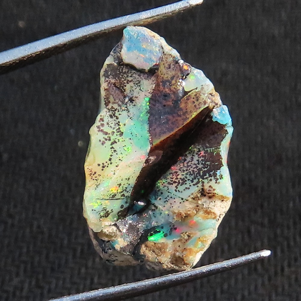 9.05 Cts 100% Natural Ethiopian Opal Rough Uncut Opal Specimen 12x20x8 mm GT867