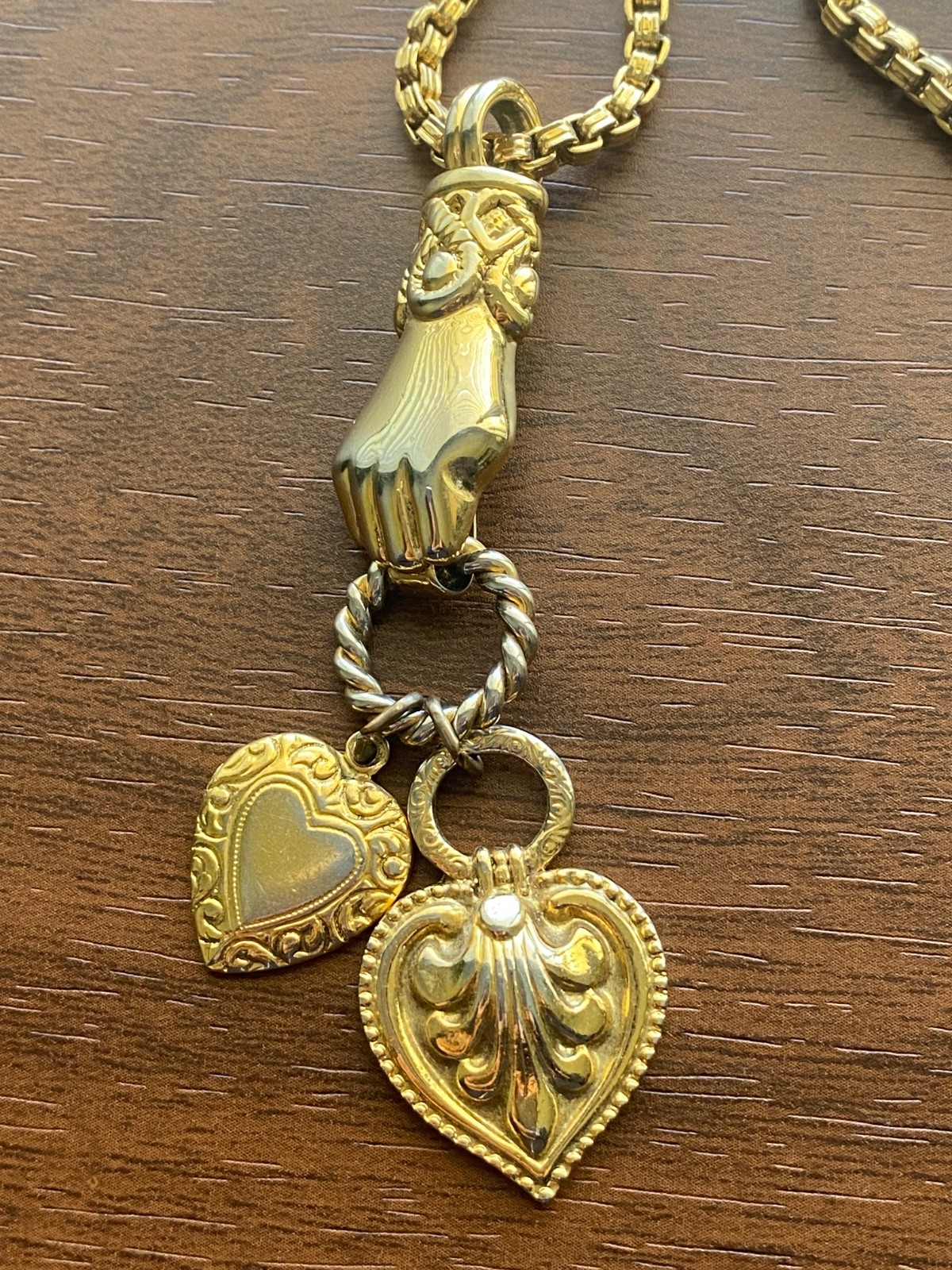1928 Gold Tone Victorian Style Heart & Hand Pendent Necklace