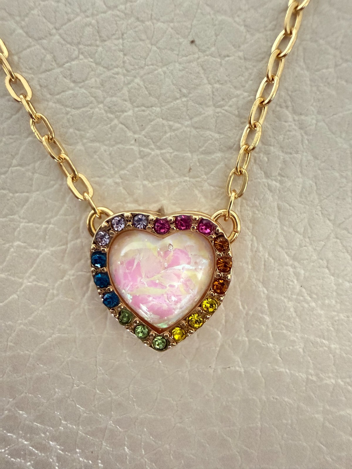 NWT KURT GEIGER LONDON OPAL HEART HALO PENDANT NECKLACE GOLD TONE W DUST BAG