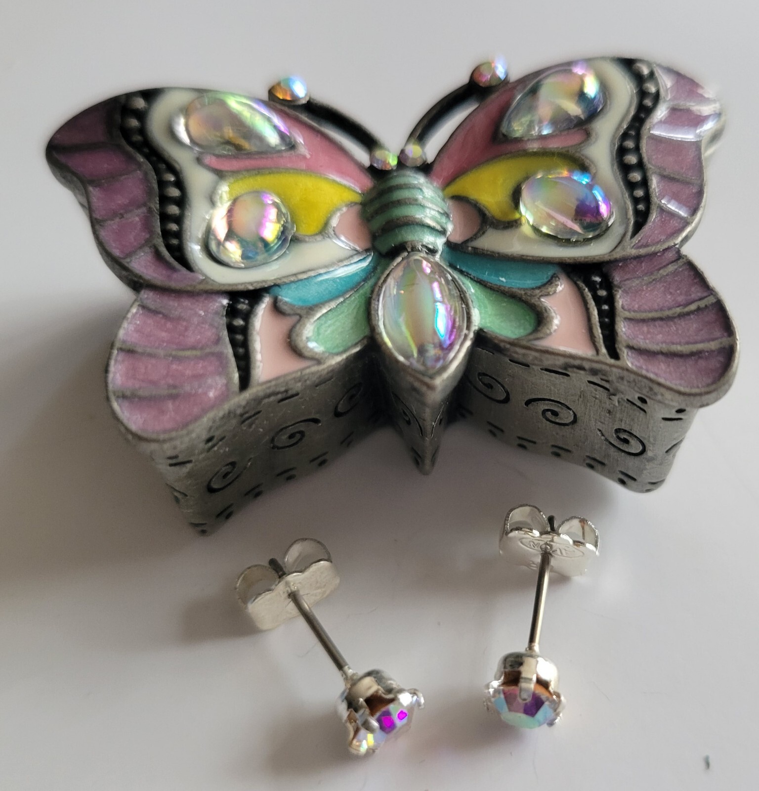Avon 2007 Stud Earrings In Butterfly Box #F3171231 Original Box