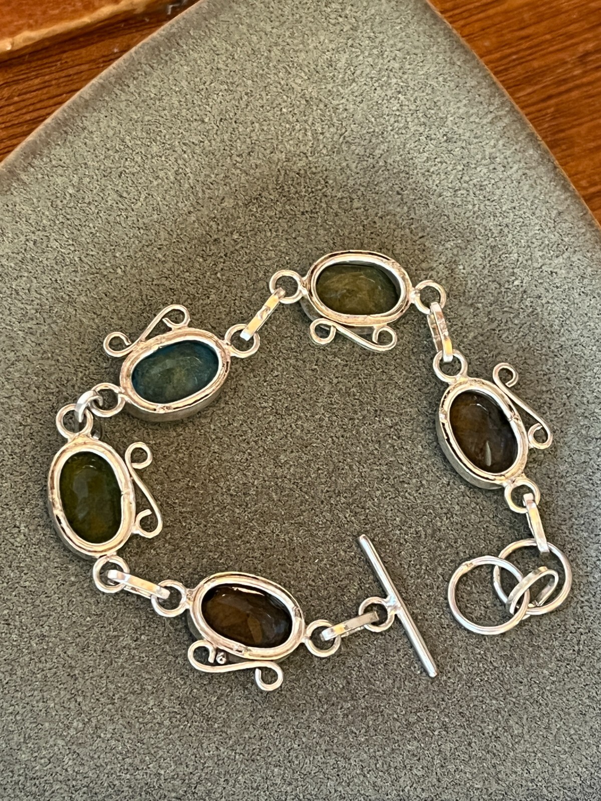 Brown Green & Blue Oval Faceted Glass in Nonmagnetic Silver Frame LInk Bracelet