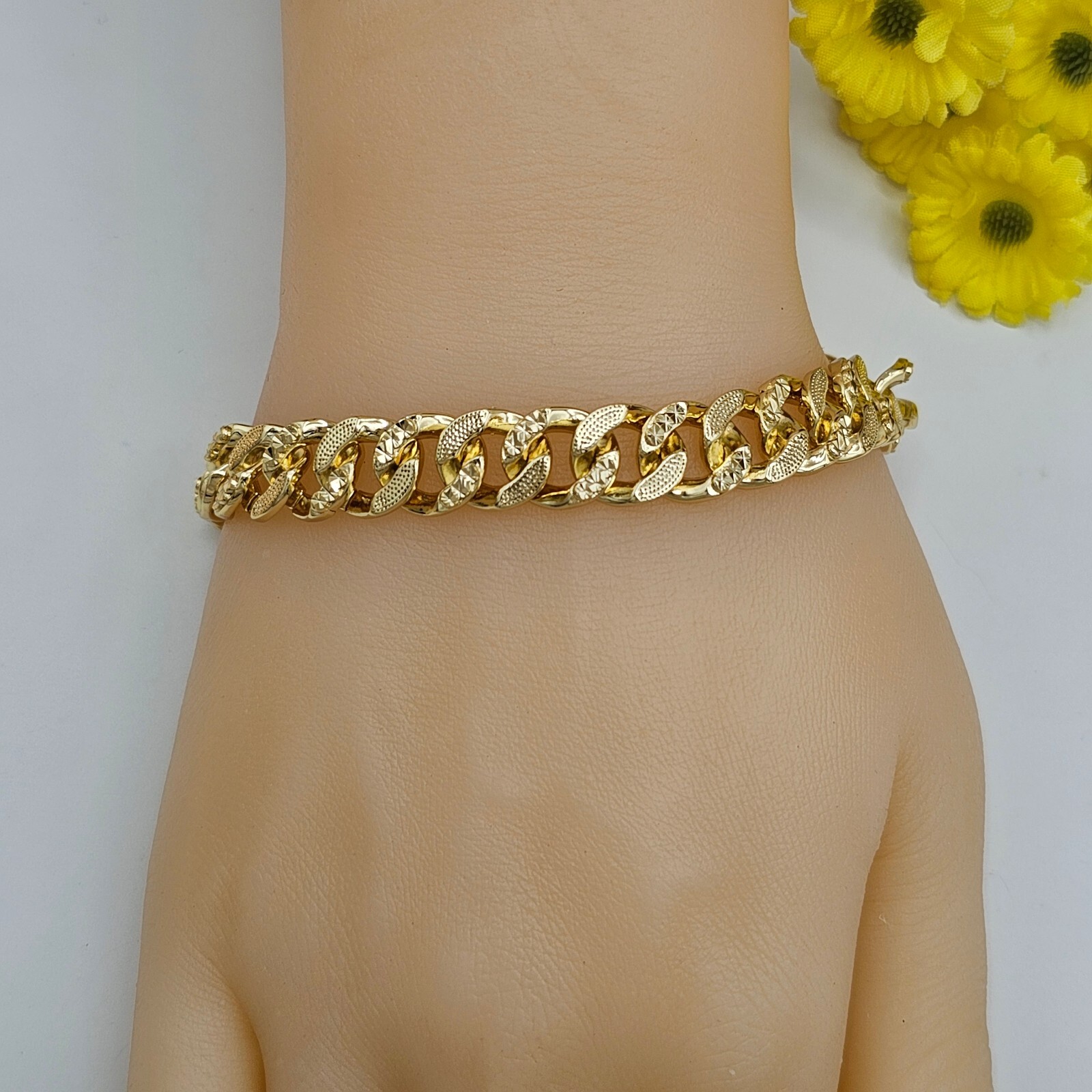 Gold Plated Cuban Chain Hip Hop Bracelet. 10mm Width 7.25 in Length. Unisex