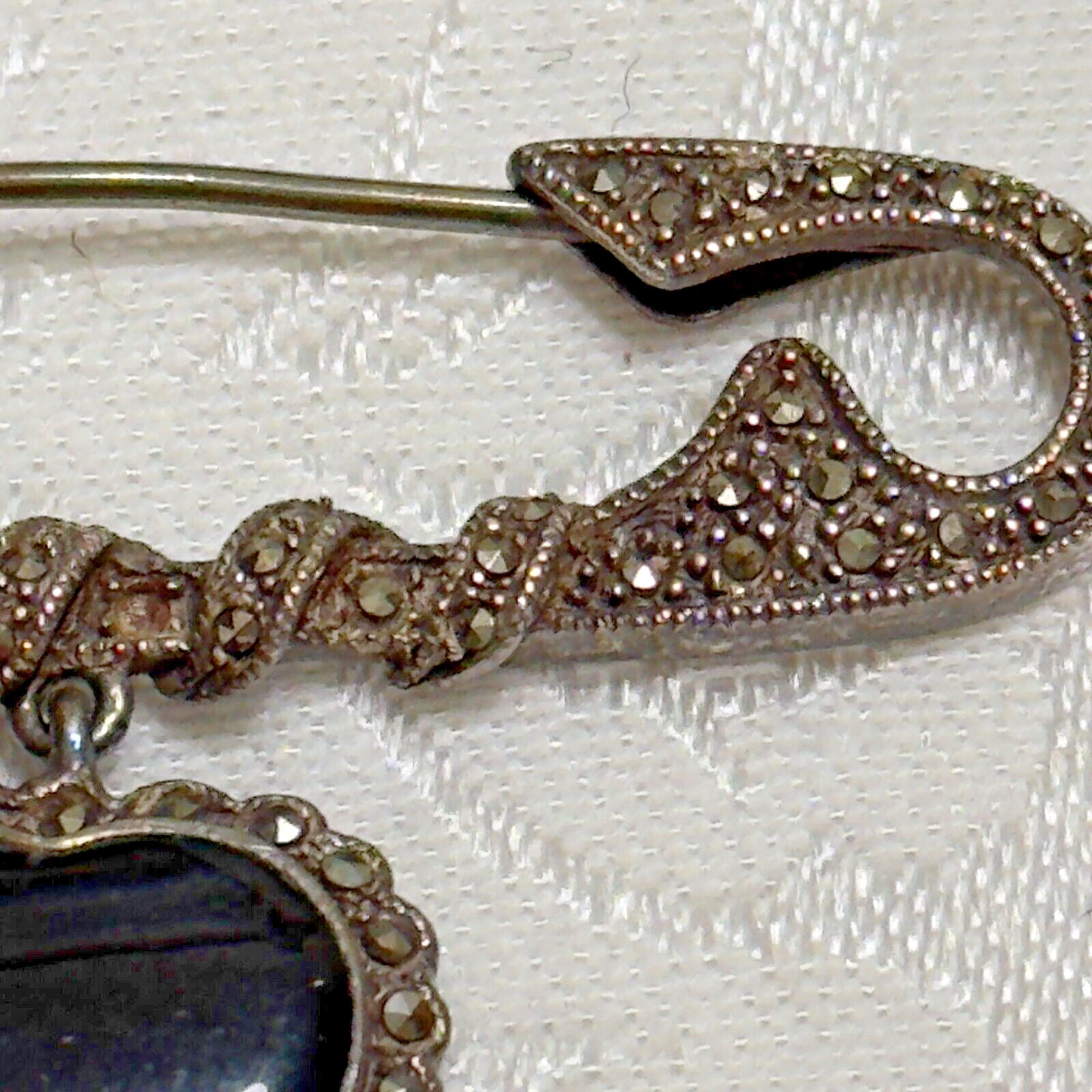 925 Sterling Silver Vintage Black Onyx Marcasite Brooch Safety Pin Heart 9.45g