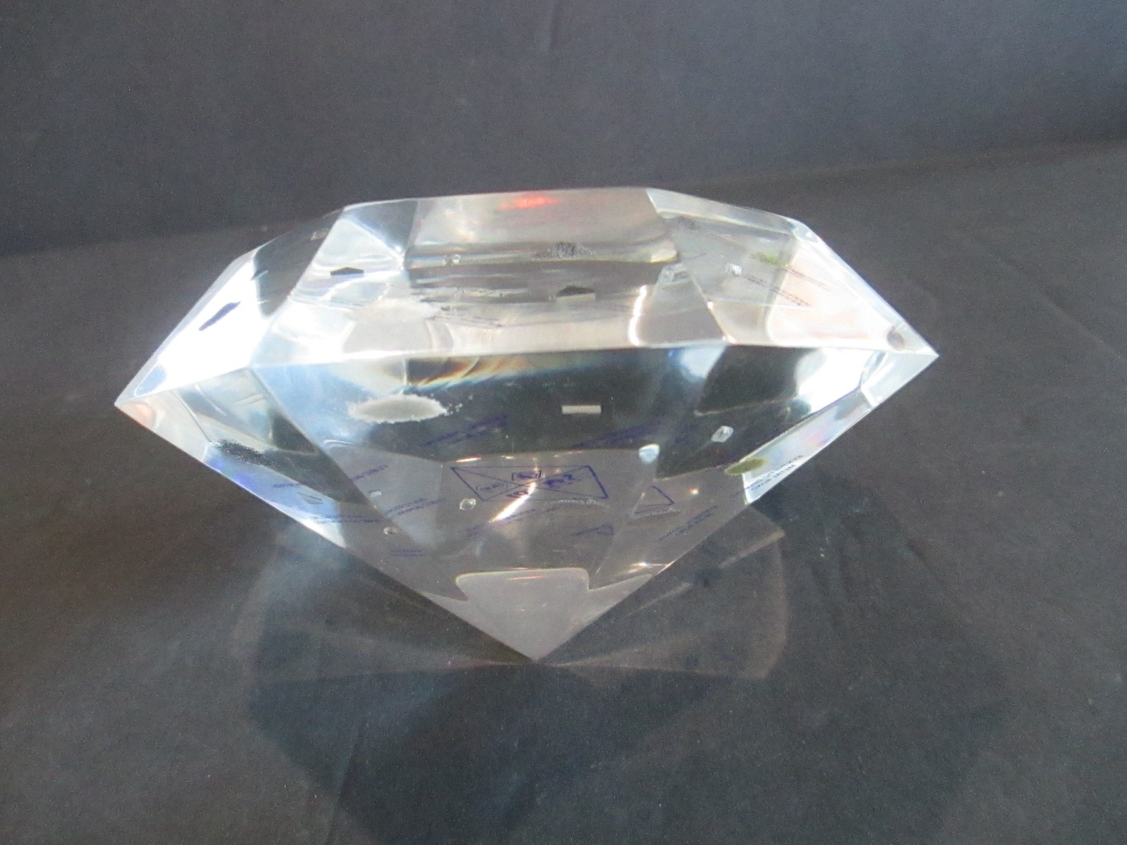 Vtg LARGE 4 1/2″ Diameter Diamond Faceted Counter top Store Display Jewelry C39