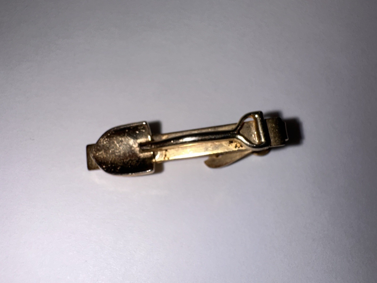 Vintage SHOVEL Tie Bar/Clip Goldtone Construction Tool Gardener Memorabilia