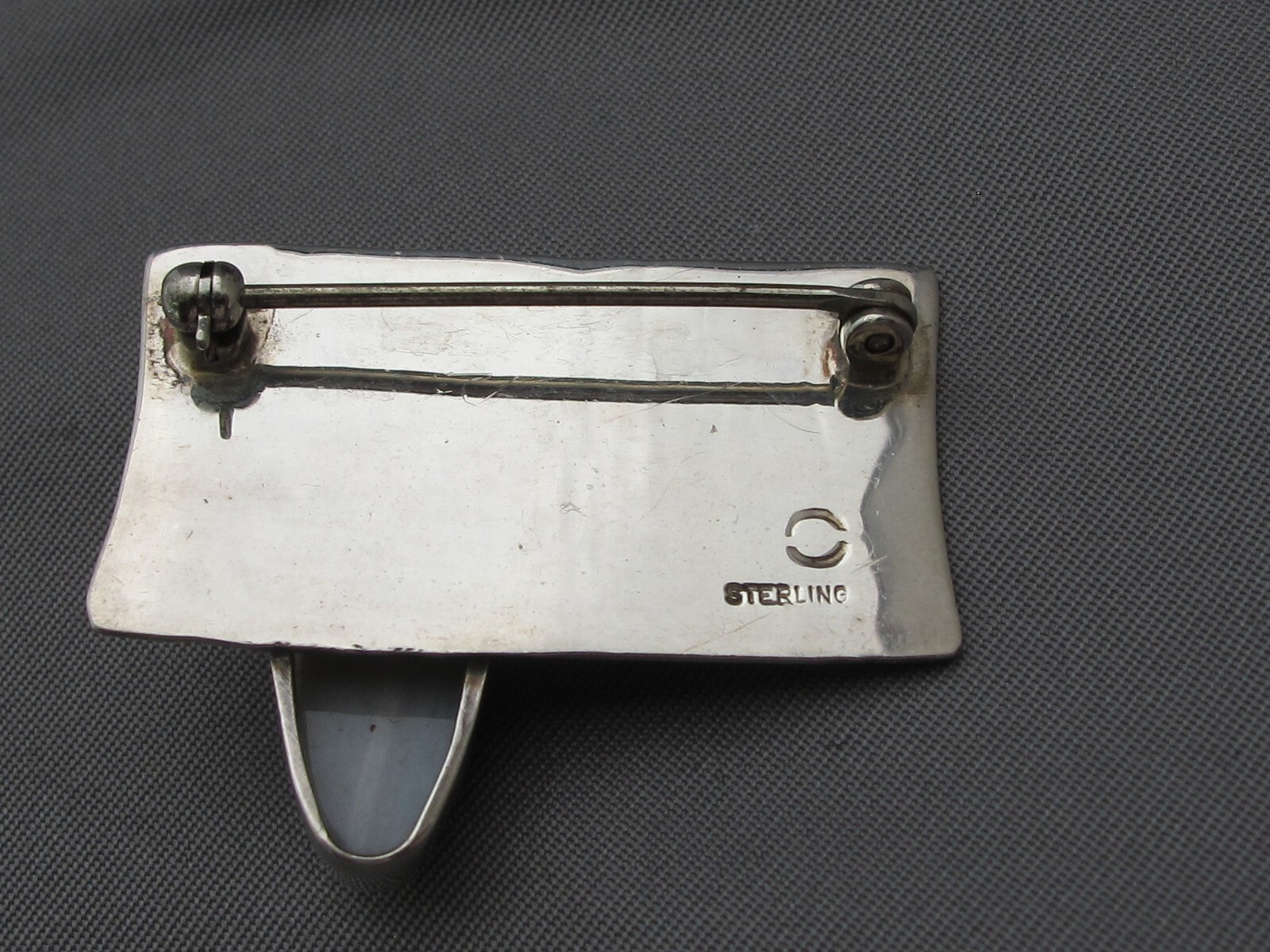 Unusual STUDIO CRAFT Handmade Sterling PIN w/GRAY STONE-CC Symbol Mark