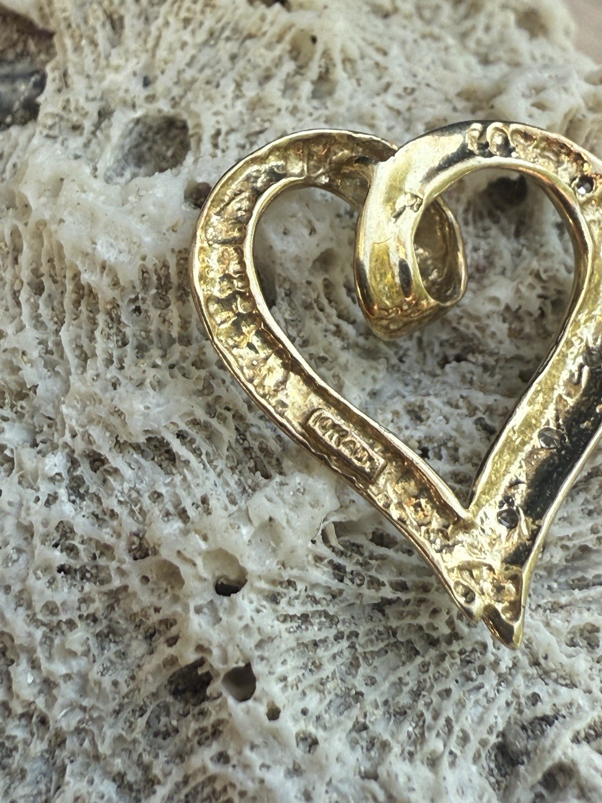 10K Solid Yellow and White Gold Heart Pendant Diamond Chip 1.1 Gram